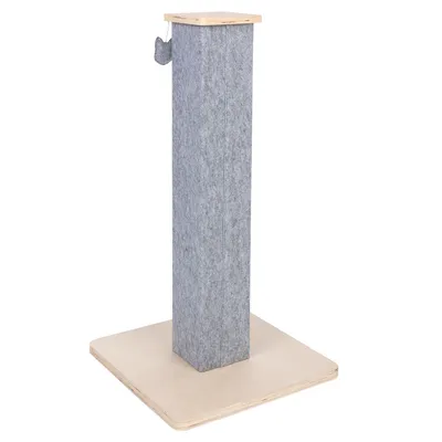 Kratzsäule mit Filzbezug und Holzsockel, rechteckige Basis, Spielzeug in Katzenform an der Seite befestigt.