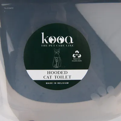 kooa закрита котешка тоалетна, произведена в Белгия от 90% рециклирана пластмаса.