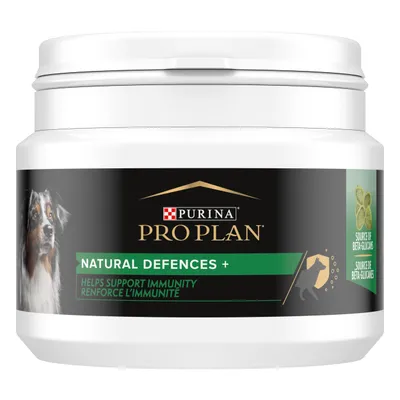 Purina Pro Plan Natural Defences+ συσκευασία. Κείμενο: Helps support immunity, Source of beta-glucans. Εικόνα σκύλου και εικονίδιο σκύλου στο μπροστινό μέρος.