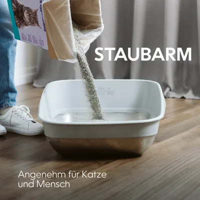 A macskaalom egy macska WC-be kerül. Szöveg: Pormentes, kellemes a macskának és az embernek is. A macskaalom egy macska WC-be kerül. Szöveg: Pormentes, kellemes a macskának és az embernek is.