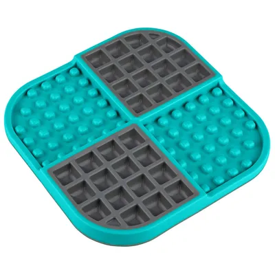 LickiMat Slomo Licking Mat –Turquoise - 23 x 20 x 1.9 cm (L x W x H) LickiMat Slomo Licking Mat –Turquoise - 23 x 20 x 1.9 cm (L x W x H)