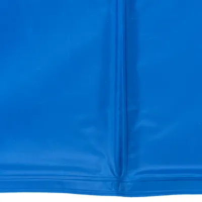 Materiale blu con superficie liscia, possibilmente parte di un prodotto come tappetino o copertura.