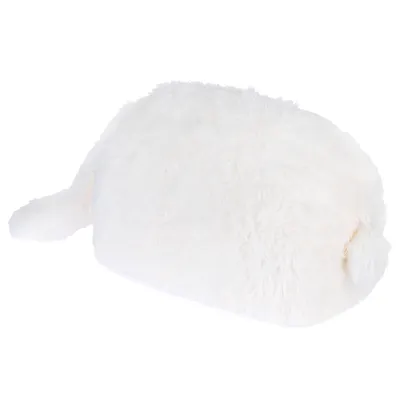 Weisse, flauschige Höhle aus Kunstfell mit rundem Eingang und Schwanzdetail.