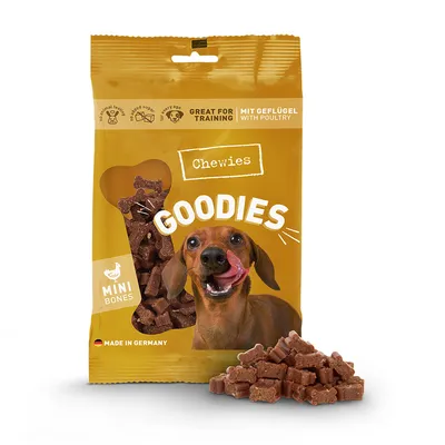 Sachet Chewies Goodies Mini Bones, visible texte : Great for training, mit Geflügel with poultry, made in Germany. Morceaux en forme d’os devant le sachet, image de chien sur l’emballage.
