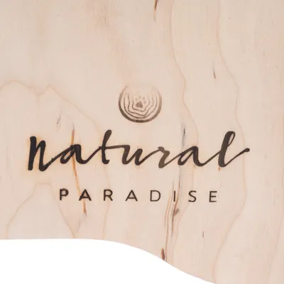 Natural Paradise. Holzstruktur mit Logo und Schriftzug.