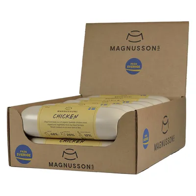 Magnusson's Chicken. Hundefutter aus Bio-Hühnchenfleisch, Gemüse und Innereien von lokalen Bauernhöfen in Schweden. Schonend gegart auf der Farm in Bro.