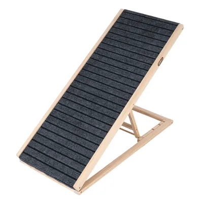 Houten loopplank met antislip, donkergrijs oppervlak en verstelbare hoek. Geschikt voor gebruik binnenshuis.
