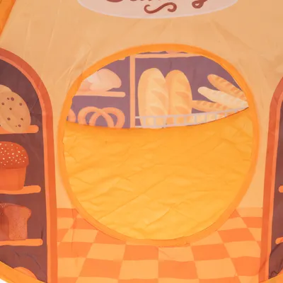 Spielzelt mit Bäckerei-Motiv, orange-gelb kariert, mit Broten und Gebäck aufgedruckt. Runde Öffnung vorne für Zugang.