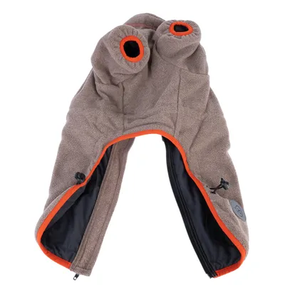 Vêtement pour chien en tissu polaire marron avec deux ouvertures sur le dessus, bordure orange, fermeture éclair et cordon de serrage visibles.