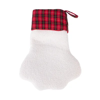 Weihnachtsstrumpf in Pfotenform aus weissem Fleece mit rotem Karomuster am oberen Rand und Schlaufe zum Aufhängen.
