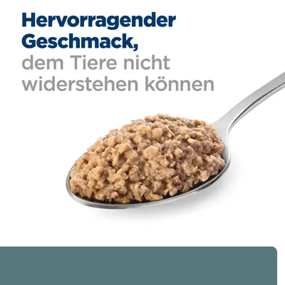 Hervorragender Geschmack, dem Tiere nicht widerstehen können. Abgebildet: Löffel mit feuchtem Tierfutter.