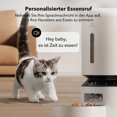 Personalisierter Essensruf. Nehmen Sie Ihre Sprachnachricht in der App auf, um Ihre Haustiere ans Essen zu erinnern. Beispielnachricht: 'Hey baby, es ist Zeit zu essen!'.