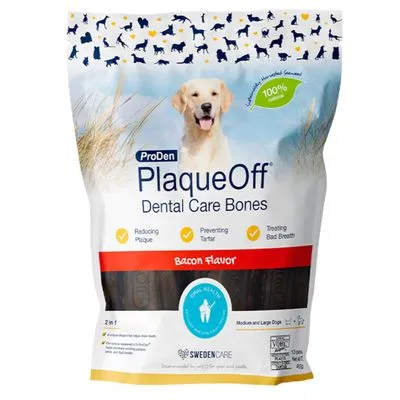 ProDen PlaqueOff Dental Care Bones Bacon Flavor, 2 in 1, voor middelgrote en grote honden. Tekst: reducing plaque, preventing tartar, treating bad breath. SwedenCare merk zichtbaar.