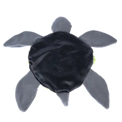 Spielzeug in Form einer Schildkröte aus grauem Stoff mit gepunktetem schwarzen Rücken. Geeignet für Haustiere.