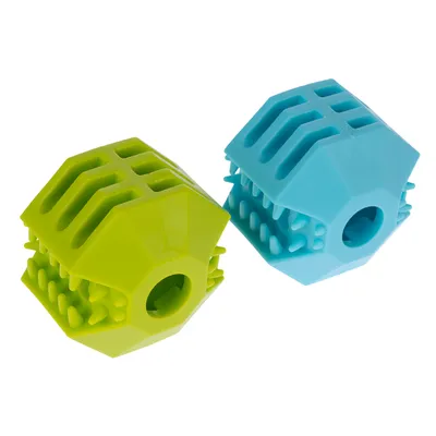 Due palline da gioco in plastica, verde e blu, con punte e aperture per gioco interattivo.