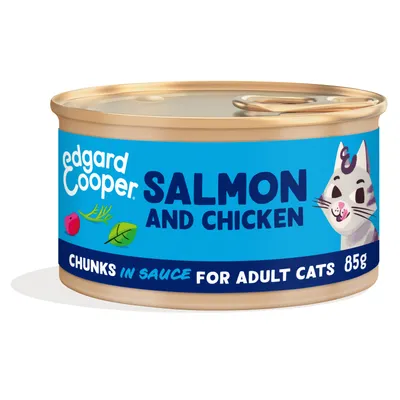 Edgard Cooper Salmon and Chicken, chunks in sauce for adult cats, 85g. Blik met blauwe etikettering en afbeelding van een kat.