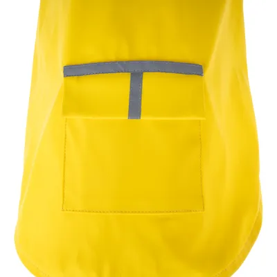 Vue rapprochée d’une poche à rabat avec bande grise réfléchissante sur un vêtement jaune, matière plastique visible.