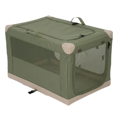 Transportín de tela verde con ventanas de malla y esquinas reforzadas en beige, cremalleras y asas de transporte.
