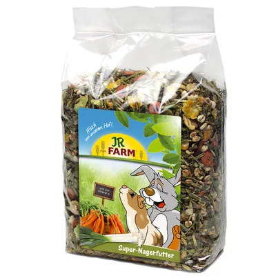 Sac transparent de mélange pour rongeurs avec étiquette JR Farm, texte visible : 'Frisch von unserem Hof!', 'mit viel Vitamin C', 'Super-Nagerfutter', illustrations de lapin et cochon d’Inde.