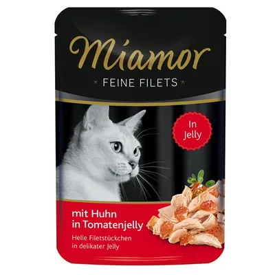 Miamor Feine Filets macskaeledel, mit Huhn in Tomatenjelly, In Jelly felirattal, csirkefilé darabok zselében a csomagoláson láthatók.