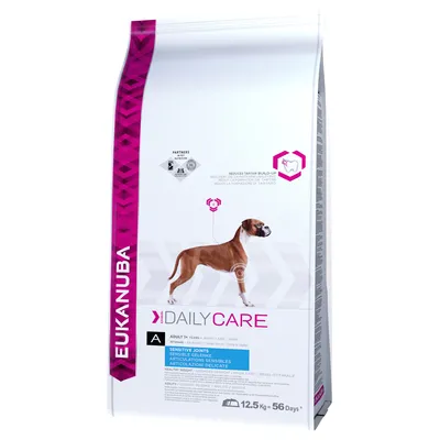 Bag labelled Daily Care for adult pets with sensitive joints, highlighting reduced tartar build-up and healthy weight. 12.5kg size, lasts 56 days.
