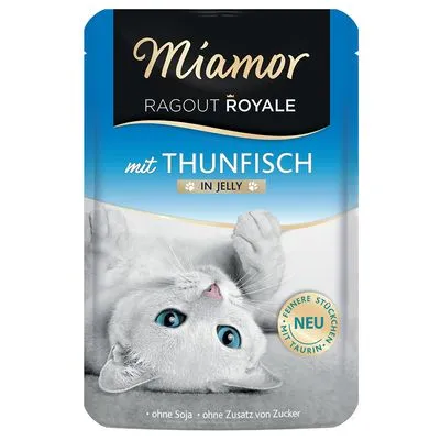Miamor Ragout Royale mit Thunfisch in Jelly, zonder soja, zonder toegevoegde suiker, met fijnere stukjes en taurine. Verpakking toont witte kat. Tekst deels in het Duits.