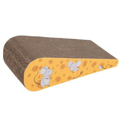 Placă de zgâriat din carton în formă de brânză, design galben, cu motive de șoarece pe laterale.