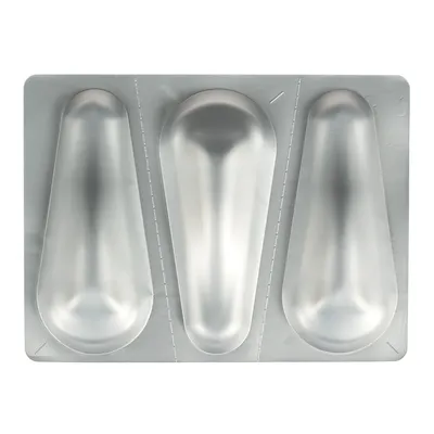 Confezione blister in alluminio con tre scomparti sigillati, senza testo o marchi visibili.