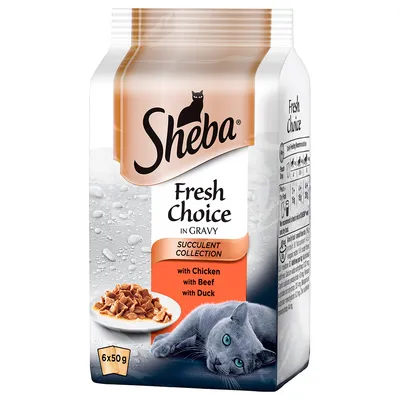 Sheba Fresh Choice in Gravy Succulent Collection, with Chicken, with Beef, with Duck, 6x50g. Image d’un chat gris et d’une assiette de morceaux en sauce sur l’emballage.