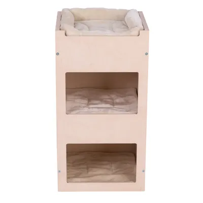 Kolmikerroksinen vaalea puinen lemmikkitalo, jokaisessa kerroksessa pehmustettu peti. Kaksi aukkoa edessä keskimmäisellä ja alimmalla tasolla.