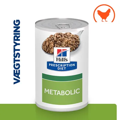 Hill's Prescription Diet dåse med tekst METABOLIC, billede af foder på ske, ordet VÆGTSTYRING og orange kyllingesymbol synligt.