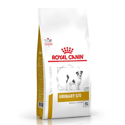 Confezione di crocchette Royal Canin Urinary S/O Small Dogs, scritta 'Veterinary Nutrition', immagine di un cane piccolo, etichetta 'S'.