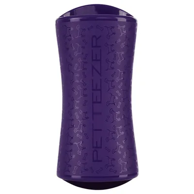 Pet Teezer Hundebürste in lila mit Knochen- und Hundemuster, ergonomisches Design.