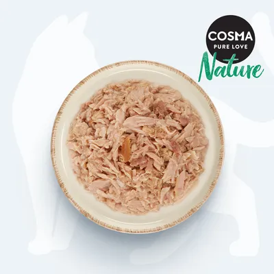Cosma Nature Pure Love. Schüssel mit zerkleinertem Hühnerfleisch, natürliche Zutaten sichtbar.