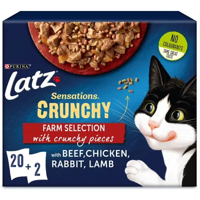 Latz Sensations Crunchy Farm Selection med krispiga bitar, 20+2 portioner. Smaker: nötkött, kyckling, kanin, lamm. Ingen färgämnen. Purina-varumärke synligt.