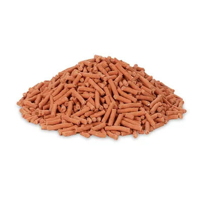 Haufen von braunen Pellets, möglicherweise Tierfutter oder Einstreu. Keine weiteren Informationen sichtbar.