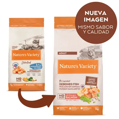 Dos sacos de pienso para gatos Nature's Variety, 7 kg, con salmón noruego. Texto: 'Nueva imagen, mismo sabor y calidad'. Sin cereales, pescado sin espinas como primer ingrediente.