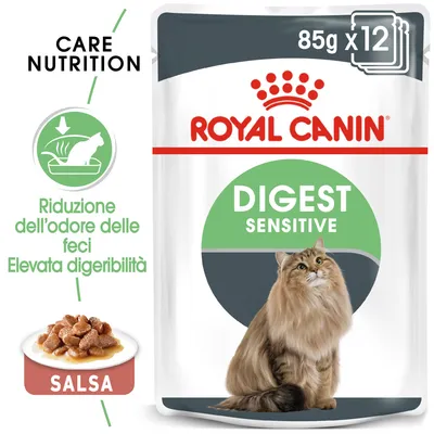 Royal Canin Digest Sensitive 85 g x12, riduzione dell’odore delle feci, elevata digeribilità, salsa. Immagine di un gatto a pelo lungo sul fronte della confezione.