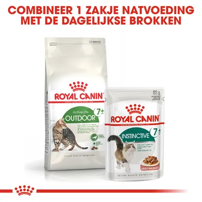 Royal Canin Active Life Outdoor 7+ kattenbrokken en Royal Canin Instinctive 7+ natvoeding. Tekst: Combineer 1 zakje natvoeding met de dagelijkse brokken.
