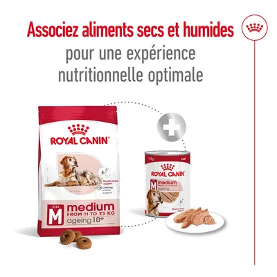 Associez aliments secs et humides pour une expérience nutritionnelle optimale. Sacs et boîtes Royal Canin Medium Ageing 10+ pour chiens de 11 à 25 kg visibles sur l’image.