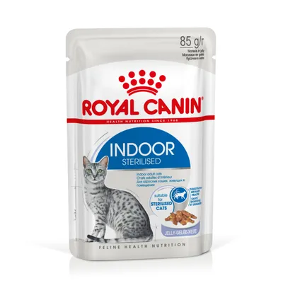 Royal Canin Indoor Sterilised, 85 g, vådfoder til voksne indekatte. Tekst: suitable for sterilised cats, jelly-gelee, billede af kat og foderstykker i gelé.