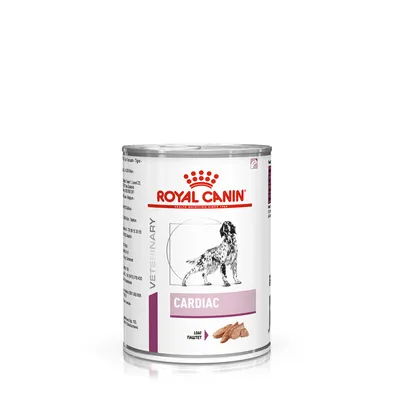 Scatoletta Royal Canin Veterinary Cardiac per cani, scritta 'CARDIAC', immagine di cane e paté visibili sull'etichetta.