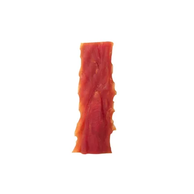 Ein einzelner Streifen aus getrocknetem Fleisch, rotbraune Farbe, leicht unregelmässige Form.