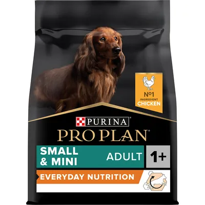 Purina Pro Plan Small & Mini Adult 1+ Everyday Nutrition, No1 ingredient chicken, förpackning med hundbild och märkning om återvinning. Purina Pro Plan Small & Mini Adult 1+ Everyday Nutrition, No1 ingredient chicken, förpackning med hundbild och märkning om återvinning.