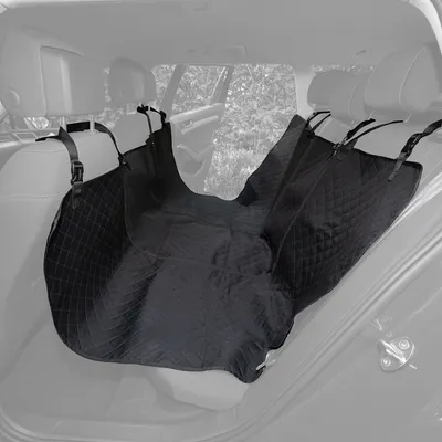 Schwarze, gesteppte Autoschondecke mit Befestigungsgurten für den Rücksitz. Schutz vor Schmutz und Tierhaaren, passend für gängige Fahrzeugmodelle.