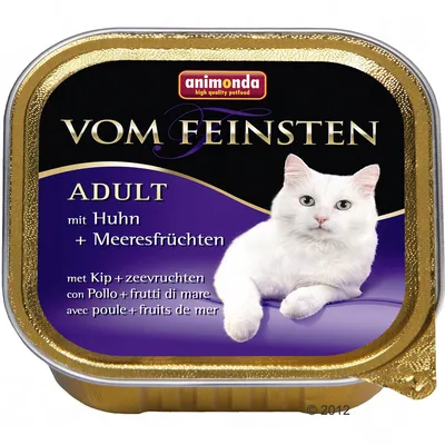 Barquette Animonda Vom Feinsten ADULT avec poule et fruits de mer, image d’un chat blanc, texte multilingue sur l’emballage.