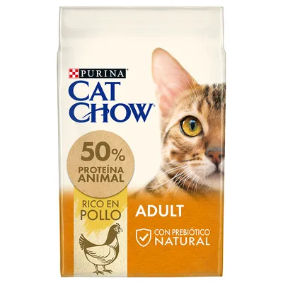 PURINA CAT CHOW Adult, 50% tierisches Protein, reich an Huhn, mit natürlichem Präbiotikum. Verpackung zeigt Katzenbild und Huhnsymbol.