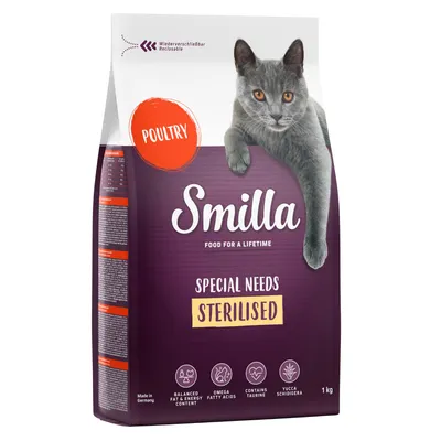 Sac de 1 kg Smilla Special Needs Sterilised, volaille, mentions visibles : balanced fat & energy content, omega fatty acids, contains taurine, yucca schidigera. Chat gris sur l’emballage.