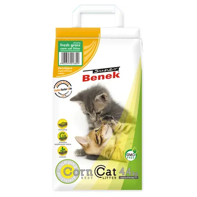 Super Benek Corn Cat Litter 4,4 kg. Text: fresh grass corn cat litter, clumping, absorbs unpleasant odors, natural, GMO free. Bild på två katter på förpackningen.