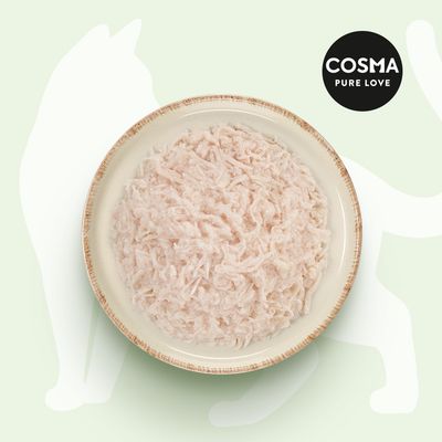 Cosma Pure Love. Schüssel mit fein zerkleinertem, hellem Fleisch auf grünem Hintergrund mit Katzen-Silhouette.